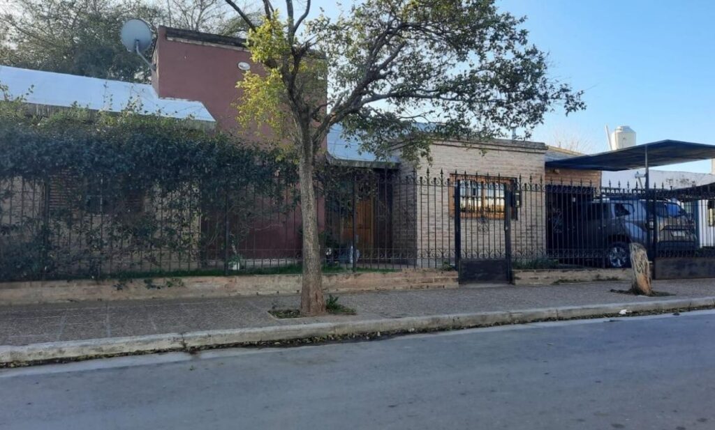 Casa 3 Dormitorios con Piscina / Pasaje Apacheta Nº 7946 Bº Cerro Norte diseño sin título 20251016 153014 0000