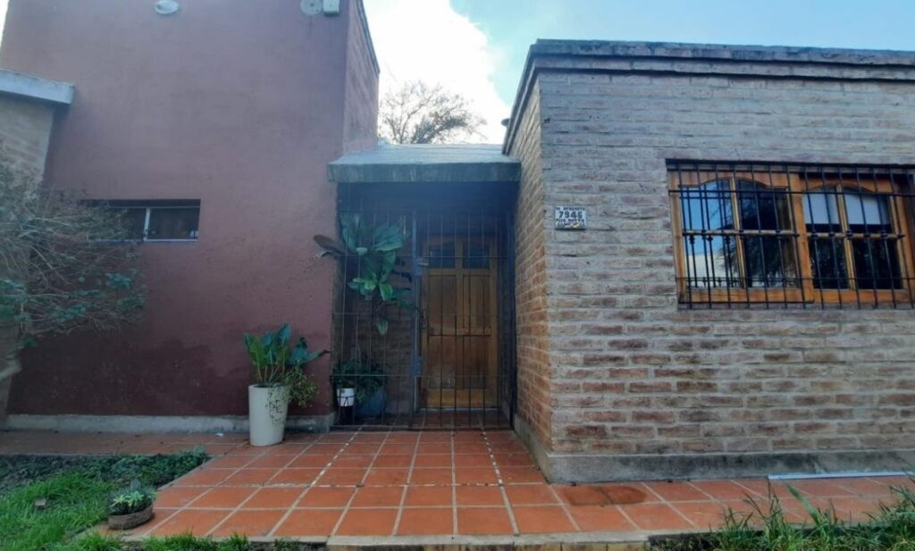 Casa 3 Dormitorios con Piscina / Pasaje Apacheta Nº 7946 Bº Cerro Norte diseño sin título 20251016 153046 0000