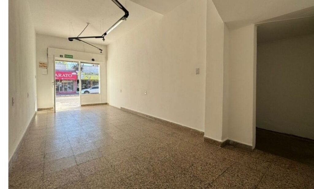 Local Comercial / Av. Donato Alvarez Nº 8008 zona comercial diseño sin título 20251018 112118 0000