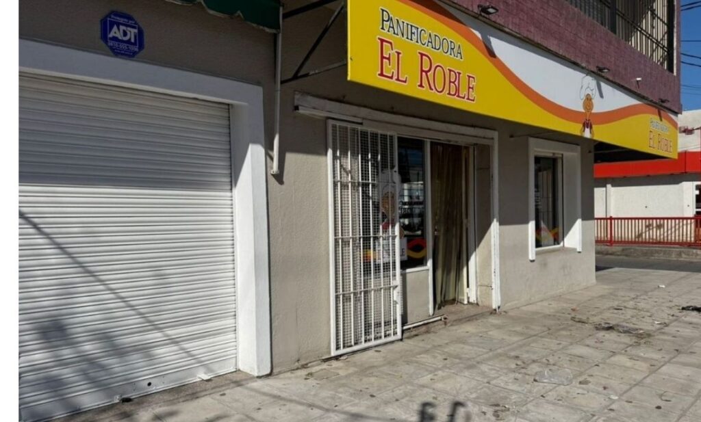 Local Comercial / Av. Donato Alvarez Nº 8008 zona comercial diseño sin título 20251018 112213 0000