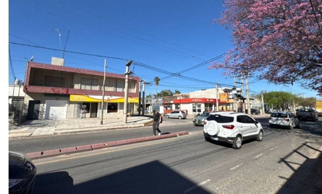 Local Comercial / Av. Donato Alvarez Nº 8008 zona comercial diseño sin título 20251018 112243 0000